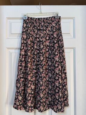 Vintage Floral Midi Skirt in Black and Pink